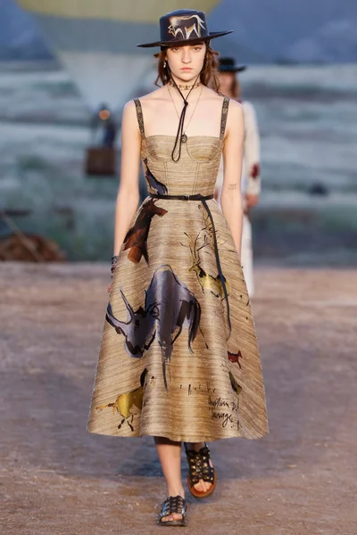 Look 18